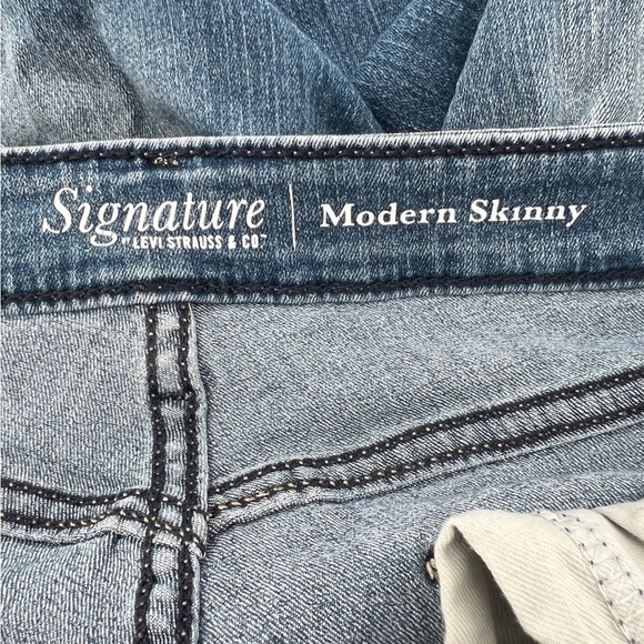 Signature By Levi Strauss Modern Skinny Jeans Size 10 Women’s - Picture 2 of 6